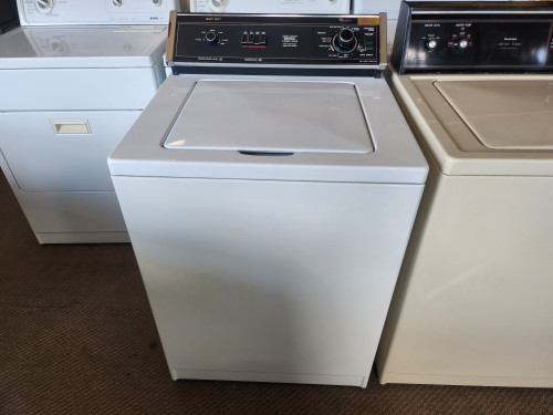 WHIRLPOOL SUPER CAPACITY 2 SPEED 9 CYCLE TOP LOAD WASHER INFINITE WATER LEVEL SWITCH 4 TEMPERATURE 1 WARM RINSE 3 COLD WHITE LOCATED IN OUR PORTLAND OREGON APPLIANCE STORE SKU 23204