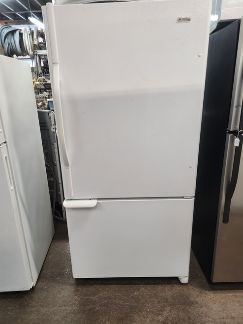 KENMORE REFRIGERATOR BOTTOM FREEZER GLASS SHELVES 2 CRISPER DRAWERS 1 DELI DRAWER PULL OUT BASKETS SWING OPEN FREEZER DOOR WHITE LOCATED IN OUR PORTLAND OREGON APPLIANCEN STORE SKU 23209