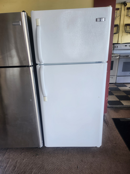 FRIGIDAIRE 18 CUBIC FOOT REFRIGERATOR TOP FREEZER GLASS SHELVES 2 CRISPER DRAWERS DELI DRAWER FULL WIDTH WIRE SHELF WHITE LOCATED IN OUR PORTLAND OREGON APPLIANCE STORE SKU 23234