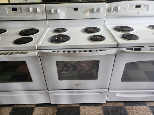 Whirlpool 30 Inch Freestanding Electric Range with 4 Coil Elements, 4.8 cu. ft. Oven Capacity, Storage Drawer, Self Cleaning Technology, Keep Warm Setting and Upswept Spil Guard Cooktop: White LOCATED IN OUR PORTLAND OREGON APPLIANCE STORE SKU 23239