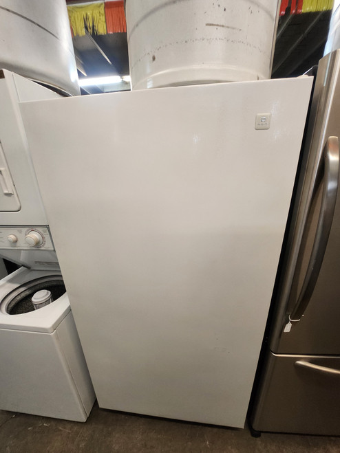 Maytag 20.0 cu. ft. Upright Freezer with 4 Wire Shelves, Manual Defrost, Fast-Freeze Setting, Storage Gate, Interior Light and Key Lock COSMETIC ISSUE ON SIDE INSIDE PANEL WHITE LOCATED IN OUR PORTLAND OREGON APPLIANCE STORE SKU 23270