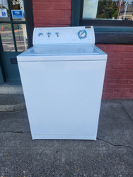 WHIRLPOOL SUPER CAPACITY PLUS 10 CYCLE TOP LOAD WASHER 4 WATER LEVELS 3 TEMPERATURE ALL COLD RINSE WHITE LOCATED IN OUR PORTLAND OREGON APPLIANCE STORE SKU 23321
