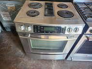 JENN-AIR 30 INCH SLIDE-IN DOWN DRAFT ELECTRIC RANGE 2 BURNER CARTRIDGES RAPID PREHEAT CONVECTION SELF CLEANING OVEN STAINLESS LOCATED IN OUR PORTLAND OREGON APPLIANCE STORE SKU 23340
