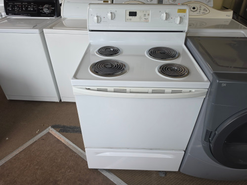 WHIRLPOOL 30 INCH FREESTANDING ELECTRIC RANGE COIL BURNERS 2 LARGE 2 SMALL SELF CLEANING OVEN CUSTOM BROIL OPTION STORAGE DRAWER GLASS DOOR NO WINDOW WHITE LOCATED IN OUR PORTLAND OREGON APPLIANCE STORE SKU 23444