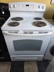 GE 30 INCH FREESTANDING ELECTRIC RANGE COIL BURNERS 2 LARGE 2 SMALL HI LO BROIL SETTING OPTION SELF CLEANING OVEN WHITE LOCATED IN OUR PORTLAND OREGON APPLIANE STORE SKU 23350