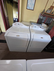 MAYTAG NEPTUNE WASHER AND DRYER SET FRONT LOAD WASHER 4 CYCLE 4 TEMPERATURE PRESOAK EXTRA RINSE DRYER 5 DRY SETTINGS 4 TEMPERATURE SENSOR DRY OPTION WHITE LOCATED IN OUR PORTLAND OREGON APPLIANCE STORE SKU 23369