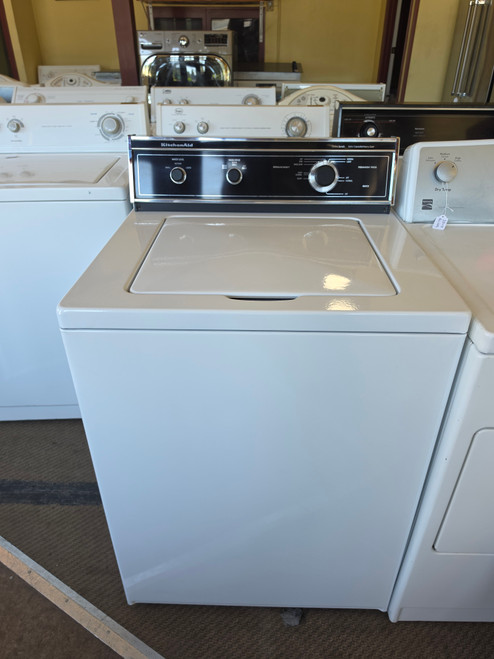 KITCHENAID EXTRA CAPACITY HEAVY DUTY TOP LOAD WASHER 6 CYCLE QUICK WASH SETTING 3 WATER LEVELS 3 TEMPERATURE WHITE LOCATED IN OUR PORTLAND OREGON APPLIANCE STORE SKU 23382