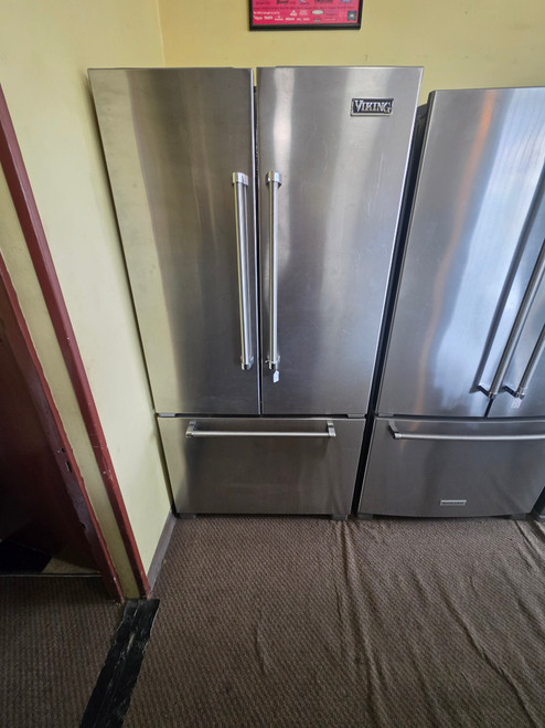 Viking 21.8 cu. ft. Counter-Depth French Door Refrigerator with Spill-Proof Glass Shelves, Humidity Zone Drawers, Internal Water Dispenser and Tri-Level Freezer Drawer FEW DINGS TOP OF FREEZER DOOR STAINLESS SKU 23392