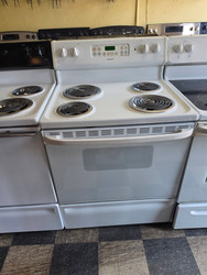 HOTPOINT 30 INCH FREESTANDING ELECTRIC RANGE COIL BURNERS 2 LARGE 2 SMALL HI LO BROIL SETTING SELF CLEANING OVEN WHITE LOCATED IN OUR PORTLAND OREGON APPLIANCE STORE SKU 23409