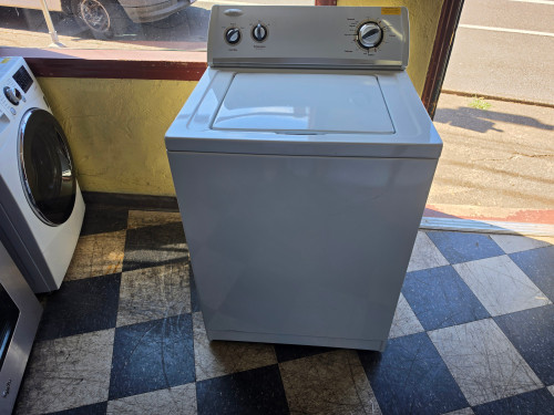 WHIRLPOOL 9 CYCLE TOP LOAD WASHER 3 WATER LEVELS 3 TEMPERATURE ALL COLD RINSE WHITE LOCATED IN OUR PORTLAND OREGON APPLIANCE STORE SKU 23420