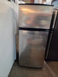 Whirlpool 15.9 cu. ft. Top-Freezer Refrigerator with Adjustable Glass Shelves, Automatic Defrost System and Clear Vue Crispers: Stainless Steel LOCATED IN OUR PORTLAND OREGON APPLIANCE STORE SKU 23833