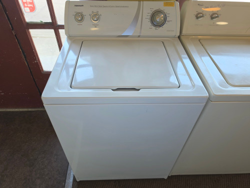 ADMIRAL HEAVY DUTY SUPER CAPACITY 8 CYCLE TOP LOAD WASHER WITH 2 SPEED COMBINATIONS 4 LOAD SIZE SETTINGS 4 TEMPERATURE ALL COLD RINSE WHITE LOCATED IN OUR PORTLAND OREGON APPLIANCE STORE SKU 23845