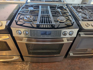 JENN-AIR 30 INCH SLIDE-IN DOWN DRAFT 4 BURNER GAS RANGE RAPID PREHEAT CONVECTION SELF CLEANING OVEN LARGE VIEWING WINDOW STAINLESS LOCATED IN OUR PORTLAND OREGON APPLIANCE STORE SKU 23850