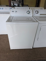 WHIRLPOOL COMMERCIAL QUALITY SUPER CAPACITY TOP LOAD WASHER 7 CYCLE WITH 3 SPEED COMBINATIONS 4 LOAD SIZE OPTIONS 3 TEMPERATURE WHITE LOCATED IN OUR PORTLAND OREGON APPLIANCE STORE SKU 23853