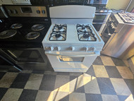HOTPOINT 30 INCH FREESTANDING GAS RANGE MANUAL CLEAN OVEN 4 BURNER BROILER DRAWER WHITE LOCATED IN OUR PORTLAND OREGON APPLIANCE STORE SKU 23858