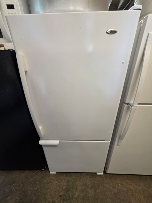 Amana 18.7 cu. ft. Bottom Freezer Refrigerator with 3 Glass Shelves, 2 Produce Drawers, 4 Door Bins, Diary Compartment, Wire Freezer Shelf and Wire Freezer Basket: White LOCATED IN OUR PORTLAND OREGON APPLIANCE STORE SKU 23859
