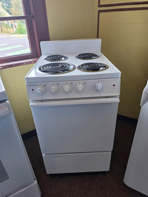 MAGIC CHEF 20 INCH FREESTANDING ELECTRIC RANGE MANUAL CLEAN OVEN COIL BURNERS 3 SMALL 1 LARGE LOCATED IN OUR PORTLAND OREGON APPLIANCE STORE SKU 23871