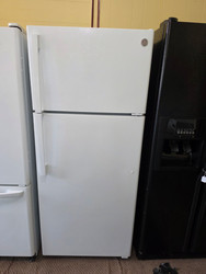GE  28 Inch Freestanding Top Freezer Refrigerator with 17.5 Cu. Ft. Capacity, 3 Glass Shelves, Gallon Storage, Sliding Deli Drawer, Sabbath Mode, LED Lighting ENERGY STAR®: White LOCATED IN OUR PORTLAND OREGON APPLIANCE STORE SKU 23876