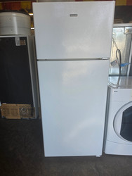 Hotpoint 28 Inch Top Freezer Refrigerator with 2 Adjustable Wire Shelves, 2 Clear Drawers, Gallon Door Storage, Dairy Bin, White LOCATED IN OUR PORTLAND OREGON APPLIANCE STORE SKU 23890