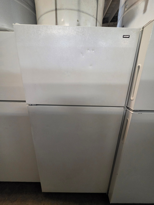 HOTPOINT 14 CUBUC FOOT REFRIGERATOR TOP FREEZER WIRE SHELVES 2 CRISPER DRAWERS COSMETIC ISSUES ON FREEZER DOOR SEE PIC WHITE LOCATED IN OUR PORTLAND OREGON APPLIANCE STORE SKU 23915