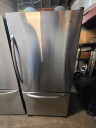 Maytag MBR2256KES 22 cu. ft. Bottom-Freezer Refrigerator with Electronic Dual Cool System and Sealed Fresh lock Crispers:  Ice Maker Stainless Steel/Right Hinge Door Swing LOCATED IN OUR PORTLAND OREGON APPLIANCE STORE SKU 24030
