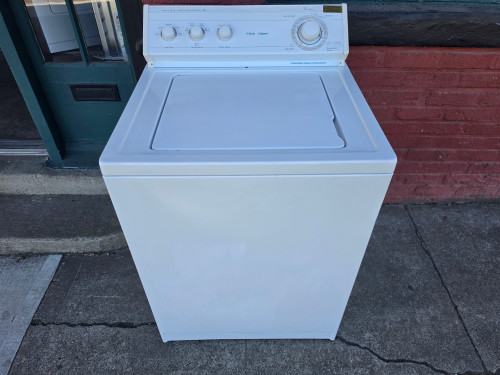 WHIRLPOOL HEAVY DUTY EXTRA LARGE CAPACITY PLUS TOP LOAD WASHER 9 CYCLE 2 SPEED EXTRA RINSE 5 WATER LEVELS 4 TEMPERATURE WHITE LOCATED IN OUR PORTLAND OREGON APPLIANCE STORE SKU 24050