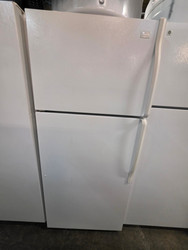 WHIRLPOOL 16 CUBIC FOOT REFRIGERATOR TOP FEEZER ADJUSTABLE WIRE SHELVES LARGE CRISPER DRAWER WITH GLASS COVER WHITE LOCATED IN OUR PORTLAND OERGON APPLIANCE STORE SKU 24069