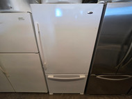 Amana ABB2224BRW 21.9 cu. ft. Bottom Freezer Refrigerator with Spill saver Glass Shelves, Adjustable Door Bins and Easy freezer Pull-out Drawer: White LOCATED IN OUR PORTLAND OREGON APPLANCE STORE SKU 24070