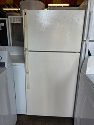 HOTPOINT 15 CUBIC FOOT REFRIGERATOR TOP FREEZER WIRE SHELVES 2 CRISPER DRAWERS BISQUE LOCATED IN OUR PORTLAND OREGON APPLIANCE STORE SKU 24077