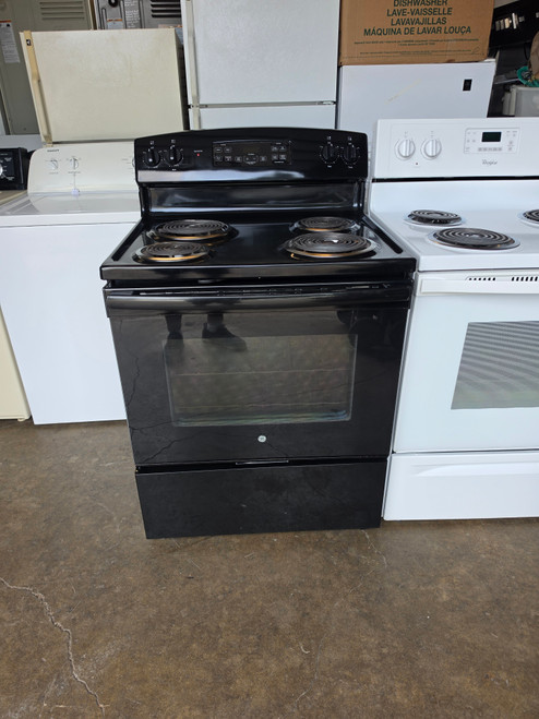 GE 30 INCH FREESTANDING ELECTRIC RANGE COIL BURNERS 2 LARGE 2 SMALL HI LO BROIL SETTING SELF CLEANING OVEN BLACK LOCATED IN OUR PORTLAND OREGON APPLIANCE STOE SKU 24085