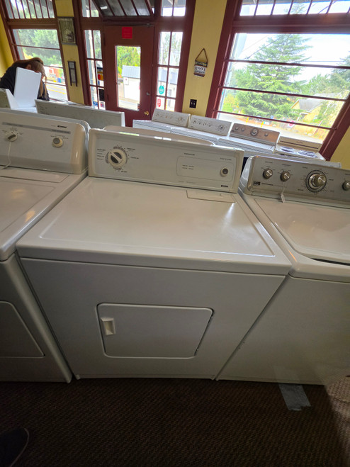 KENMORE ELECTRIC DRYER HEAVY DUTY EXTRA LARGE CAPACITY 3 CYCLES LOW HEAT AUTO DRY HIGH HEAT TIMED DRY AIR DRY NO HEAT TOP FILTER SIDE SWING DOOR WHITE LOCATED IN OUR PORTLAND OREGON APPLIANCE STORE SKU 24104