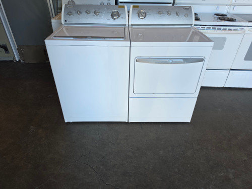 WHIRLPOOL LAUNDRY SET WASHER SUPER CAPACITY 27 CYCLES OPTIONS 3 SPEED MOTOR EXTRA RINSE 5 WASH LEVELS ELECTRIC DRYER 9 CYCLE 5 TEMPERATURE WRINKLE GUARD LOCATED IN OUR PORTLAND OREGON APPLIANCE STORE SKU 24150