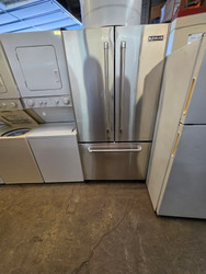 JENN-AIR 20 CUIC FOOT COUNTER DEPTH REFRIGERATOR BOTTOM FREEZER ICE MAKER WITH INTERNAL WATER DISPENSER GLASS SHELVES 2 CRISPER DRAWERS LARGE DELI DRAWER STAINLESS COSMETIC ISSUE ON DOORS SKU 24160