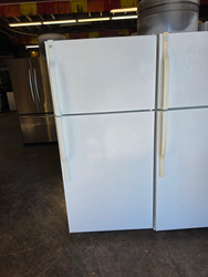 GE 15.7 cu. ft. Top-Freezer Refrigerator with 2 Wire Shelves, Gallon Door Storage, Upfront Temperature Controls and Optional Automatic Icemaker: Right Hand Door Swing White LOCATED IN OUR PORTLAND OREGON APPLIANCE STORE SKU 24186