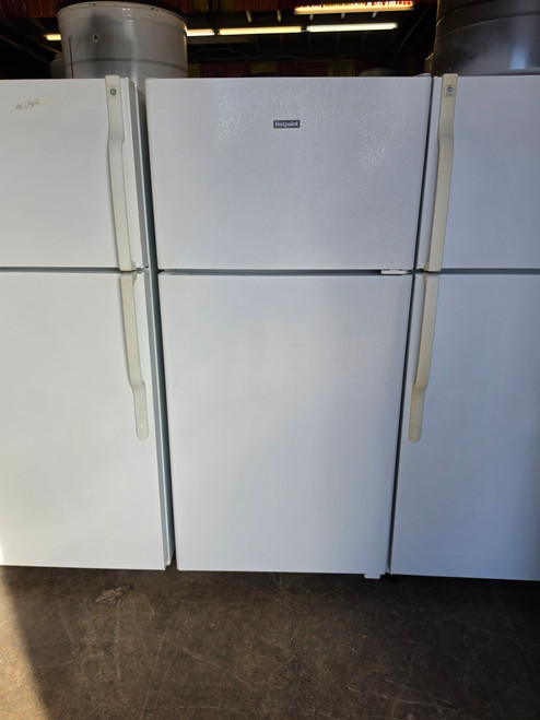 Hotpoint 28 Inch Top-Freezer Refrigerator with 3 Fresh Food Shelves, Dairy Compartment, Reversible Hinges, Gallon Door Storage, ADA Compliant and Never Clean Condenser: White, Right Hinge Door Swing SKU 24193