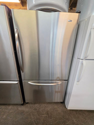 Amana 19.8 Cu. Ft. Easy Reach Pull-Out Drawer Bottom Freezer with Easy Freezer? Refrigerator, w/ Built in Ice Maker: Stainless Steel w/ Black., Right Handle LOCATED IN OUR PORTLAND OREGON APPLIANCE STORE SKU 24195