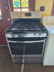 GE 30 Inch Freestanding PROPANE Gas Range with 5 Sealed Burners, 5 Cu. Ft. Oven Capacity, Storage Drawer, Continuous Grates, Self-Clean, Control Lock Capability, Center Oval Burner, and Precise Simmer Burner: Stainless Steel SKU 24198