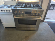 Jenn-Air Pro-Style Series 36 Inch Freestanding Professional Gas Range with 6 Sealed Burners, 5.1 Cu. Ft. Capacity, Continuous Grates, Self-Clean, Dual-Fan Multi-Mode True Convection System, 20k BTU Stacked Power Burner SKU 24213