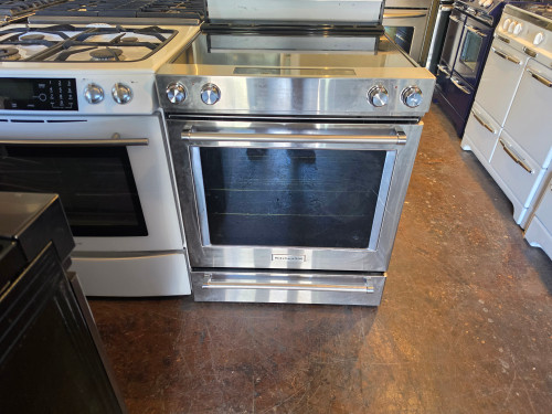 KITCHENAID 30 INCH SLIDE-IN GLASS TOP ELECTRIC RANGE CONVECTION AQUALIFT CLEANING 5 BURNER KEEP WARM OPTION SCRATCHES ON THE TOP SEE PICS STAINLESS LOCATED IN OUR PORTLAND OREGON APPLIANCE STORE SKU 24219