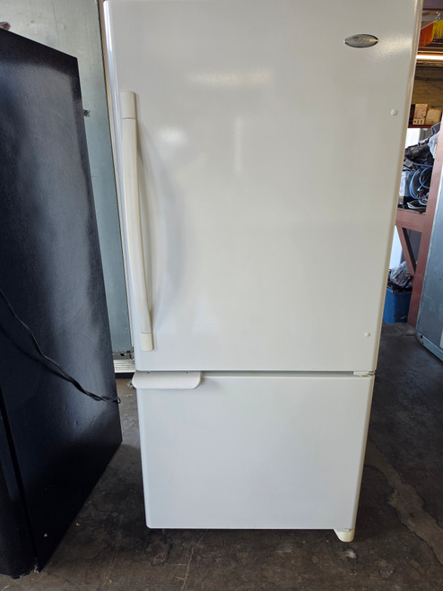 Whirlpool 18.5 cu. ft. Bottom-Freezer Refrigerator with 2 Adjustable Full-Width Glass Shelves, Adjustable Door Bins, Accu-Chill Temperature System, Humidity-Controlled Crispers and Side-Swing Freezer Door SKU 24231