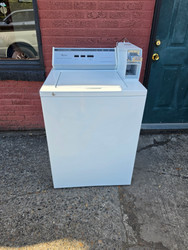 WHIRLPOOL TOP LOAD COIN-OP WASHER 2 WATER LEVELS 2 SPEED 3 TEMPERATURE COIN BOX COIN SLIDE INCLUDED WHITE LOCATED IN OUR PORTLAND OREGON APPLIANCE STORE SKU 24241