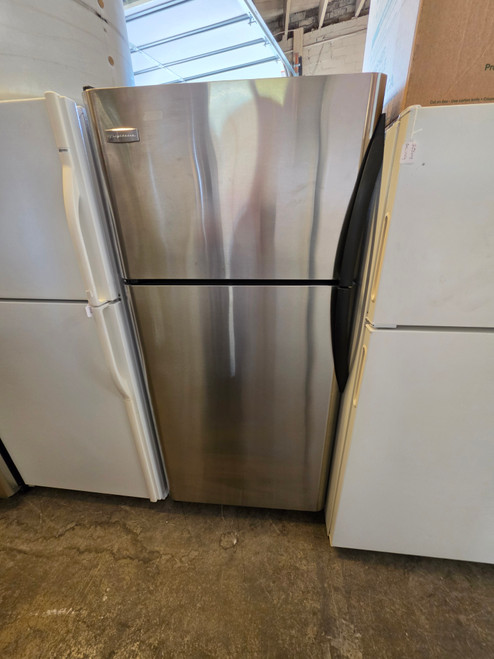 Frigidaire 18.2 cu. ft. Freestanding Top-Freezer Refrigerator with 2 Sliding Spill Safe Glass Shelves, 2 Clear Humidity-Controlled Crispers and Clear Deli Drawer: Stainless Steel/Left-Swing Door LOCATED IN OUR PORTLAND OREGON APPLIANCE STORE SKU 24283