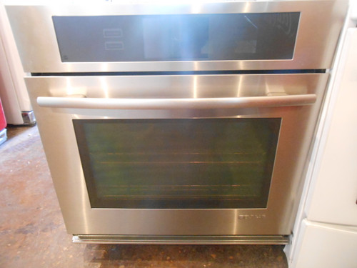 Jenn-Air Oven 30 Inch Wall Oven with 5.0 Cubic foot Capacity Extendable Roller Rack  Self Clean  Vertical Dual Fan Convection 7" Color LCD Touch Display and Halogen Lighting LOCATED IN OUR PORTLAND OREGON APPLIANCE STORE