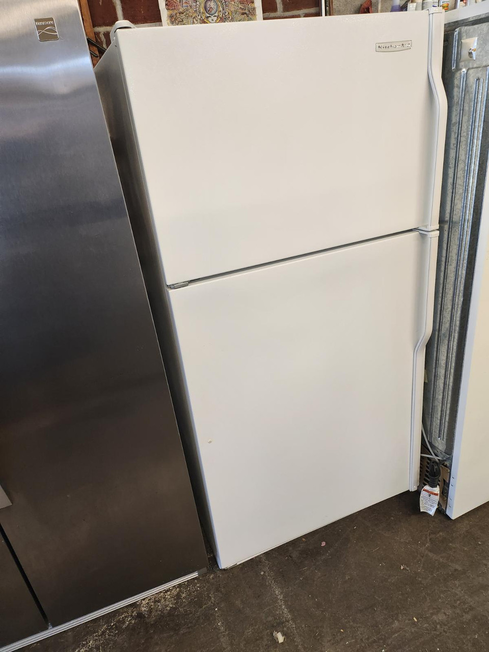 Kitchenaid 21 Cubic Foot Refrigerator Top Freezer Split Adjustable Glass  Shelves 2 Crisper Drawers 1 Meat Drawer Wire Shelf in Freezer Automatic  Defrost White SKU 16544