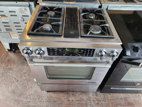 JENNAIR-AIR 30 INCH SLIDE-IN DUAL FUEL RANGE 4 BURNER SELF CLEANING OVEN CONVECTION STAINLESS LOCATED IN OUR PORTLAND OREGON APPLIANCE STORE SKU 16740