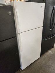 ESTATE BY WHIRLPOOL REFRIGERATOR TOP FREEZER ADJUSTABLE WIRE SHELVES 2 CRISPER DRAWERS WHITE LOCATED IN OUR PORTLAND OREGON APPLIANCE STORE SKU 16950
