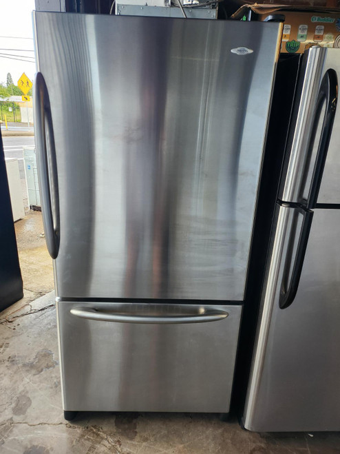 MAYTAG 22 CUBIC FOOT REFRIGERATOR BOTTOM FREEZER WITH ICE MAKER GLASS SHELVES 2 CRISPER DRAWERS 1 MEAT PAN PULL OPEN FREEZER DOOR STAINLESS LOCATED IN OUR PORTLAND OREGON APPLIANCE STORE SKU 17835