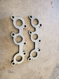 Set of 5vz-fe turbo manifold flanges.