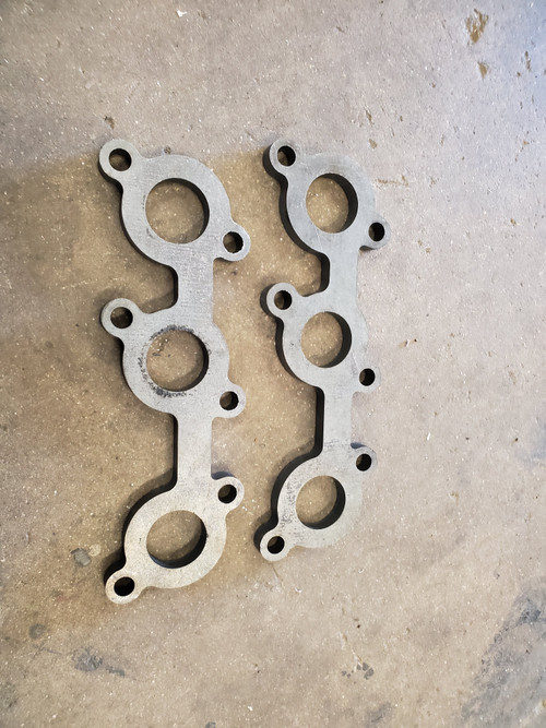 Set of 5vz-fe turbo manifold flanges.
