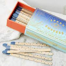 Spark Success (50 Ways to Thrive and Achieve (Motivational Ideas for Productivity and Achievement, Matchbox with Prompts for Career and Life Success)) by Chronicle Books, 9781452182971